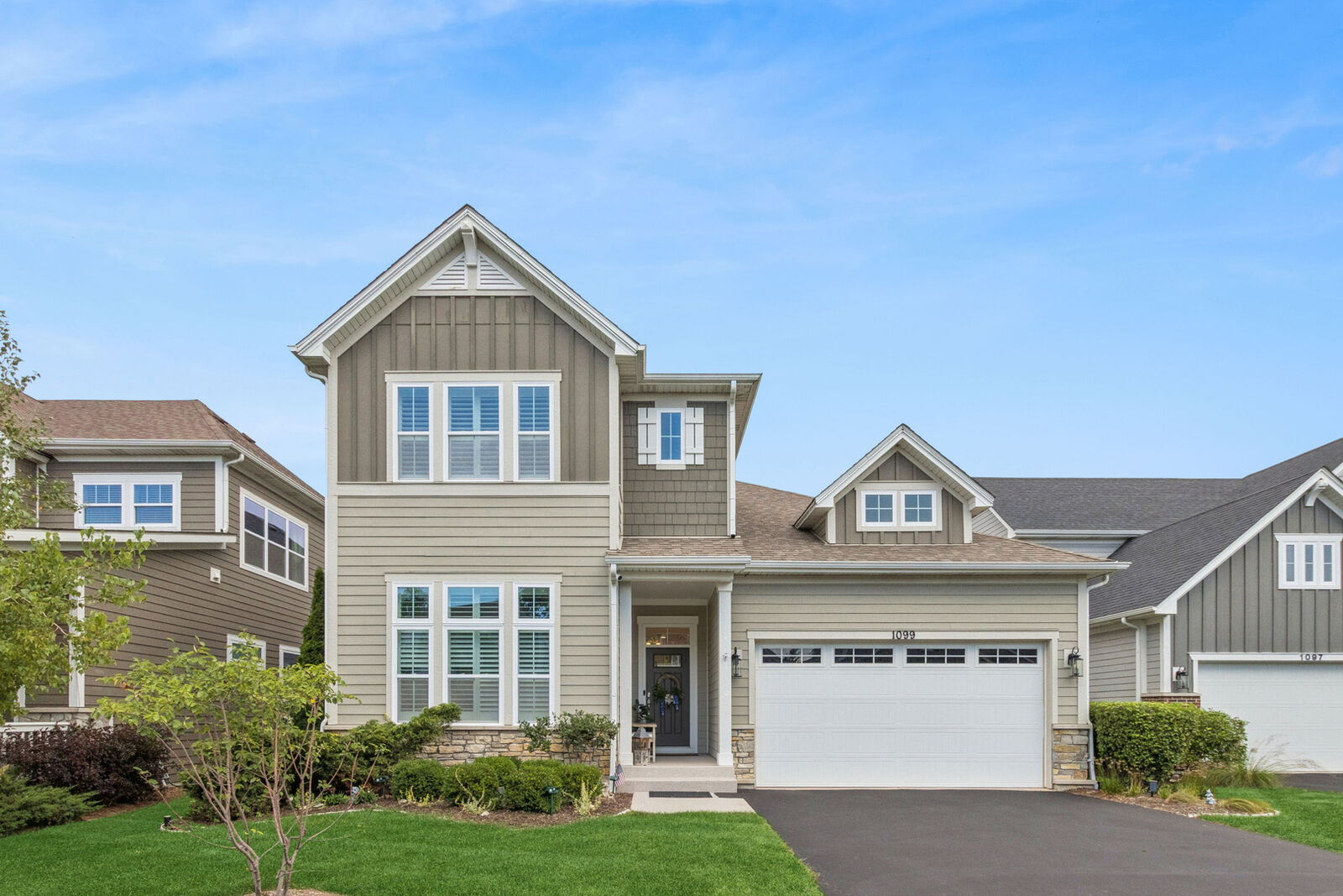 Property Photo: 1099 Ironwood Court IL 60025