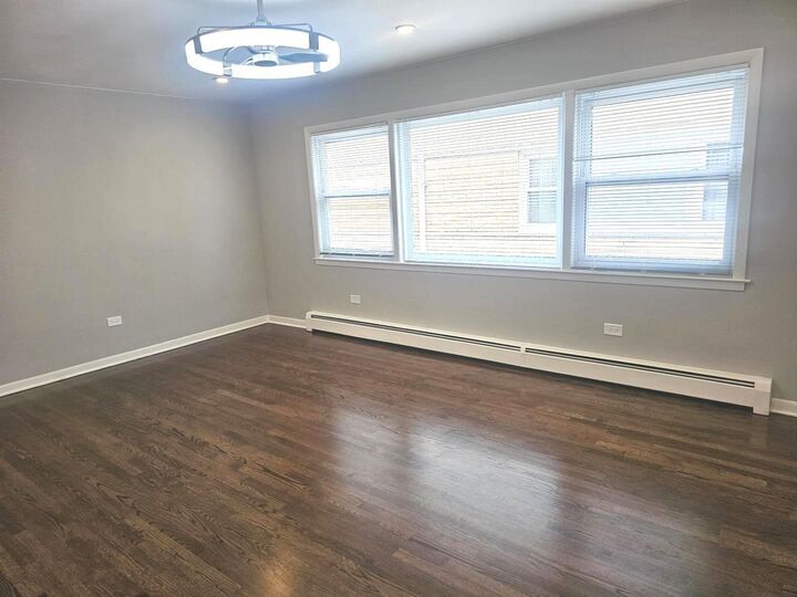 Property Photo:  6252 W Belmont Avenue 1S  IL 60634 