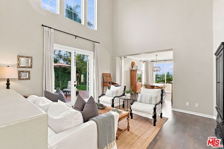 Property Photo:  6829 Altamor Drive  CA 90045 