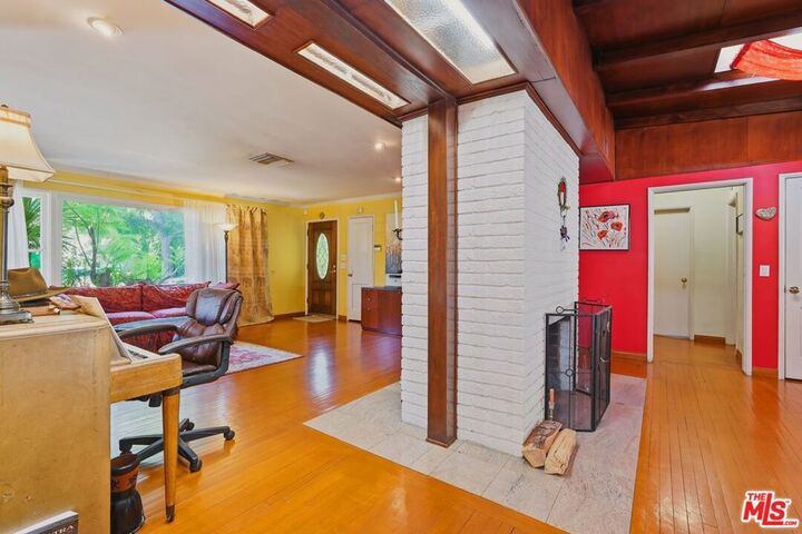 Property Photo: 15719 Vose Street CA 91406