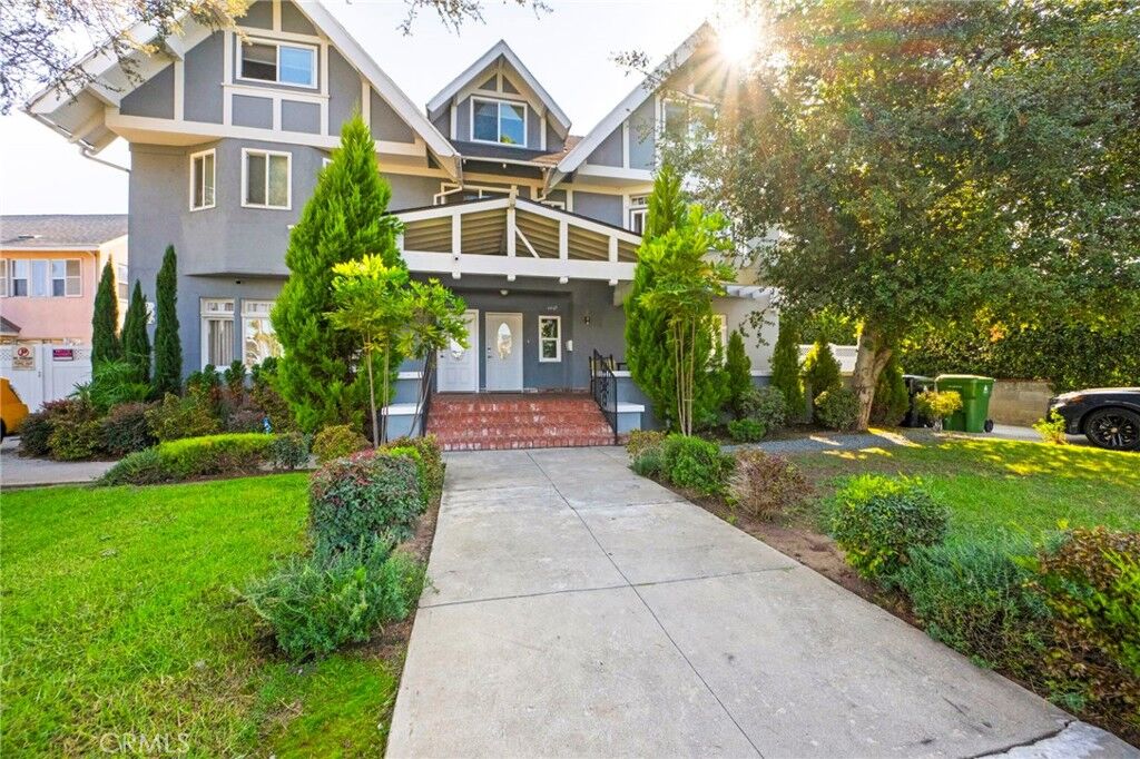 Property Photo:  4440 Victoria Park  CA 90019 