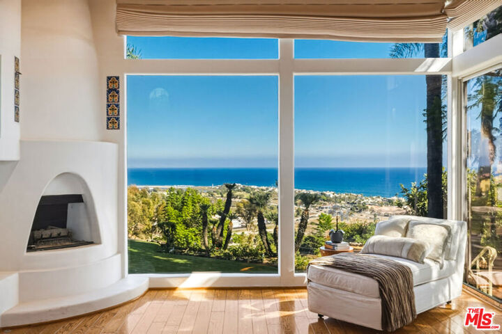 Property Photo:  3400 Coast View Drive  CA 90265 