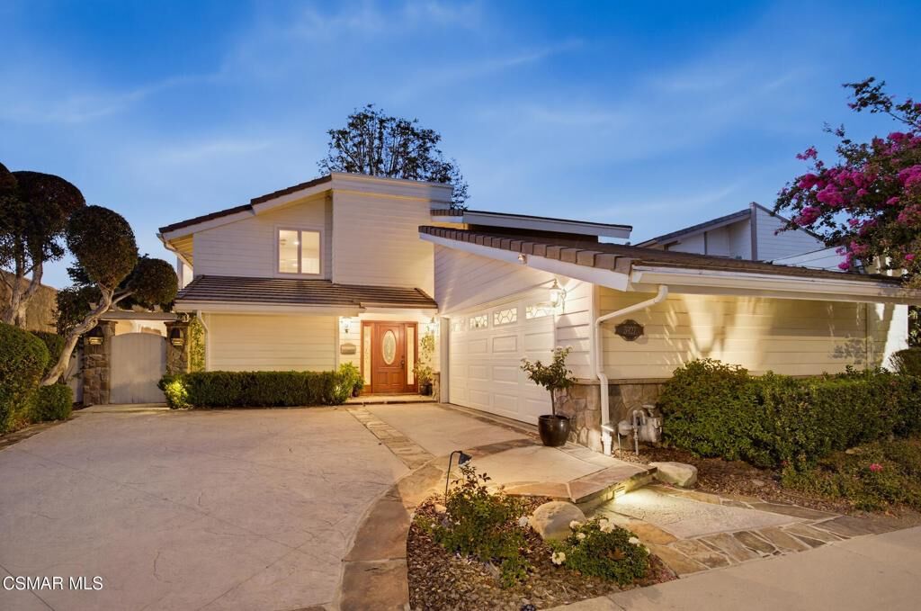 Property Photo: 3927 Fairbreeze Circle CA 91361