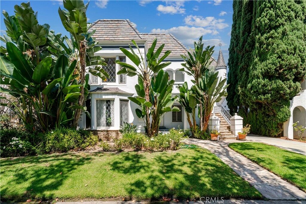 Property Photo:  6237 And 6239 W 6th Street  CA 90048 