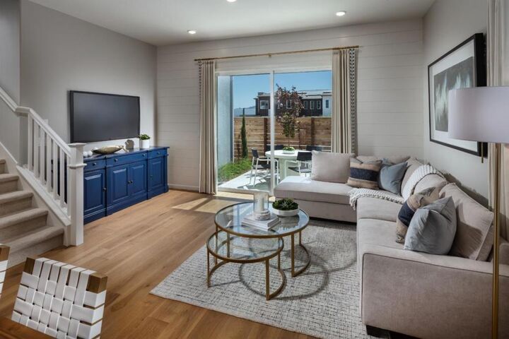 Property Photo:  18050 Calabazas Lane  CA 95037 