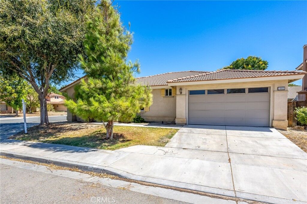 Property Photo:  1863 Orchard Park Court  CA 92583 