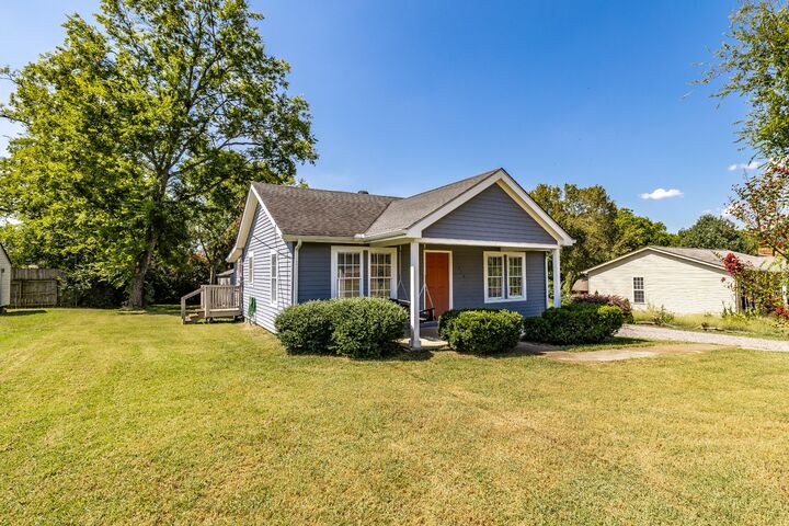 Property Photo:  336 Pitts Ave  TN 37138 