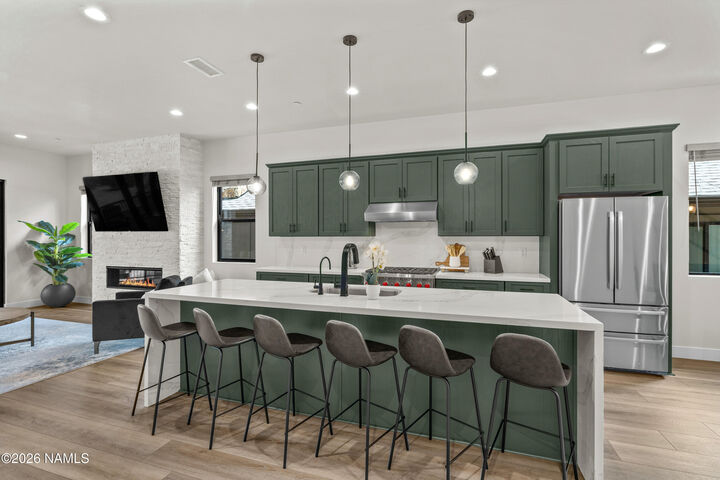 Property Photo: 1818 E Magnolia Drive AZ 86005