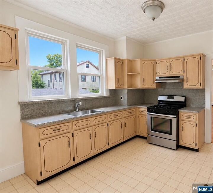 Property Photo:  162 Highland Avenue  NJ 07032 