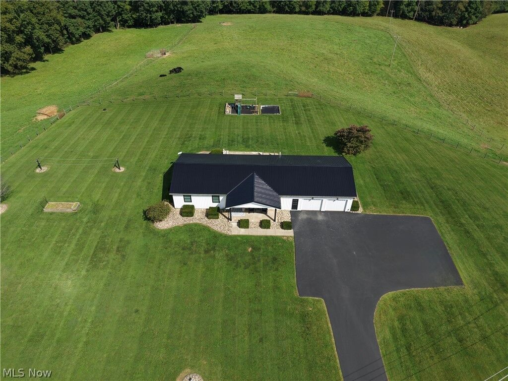 Property Photo: 56965 Stumptown School Road OH 43947