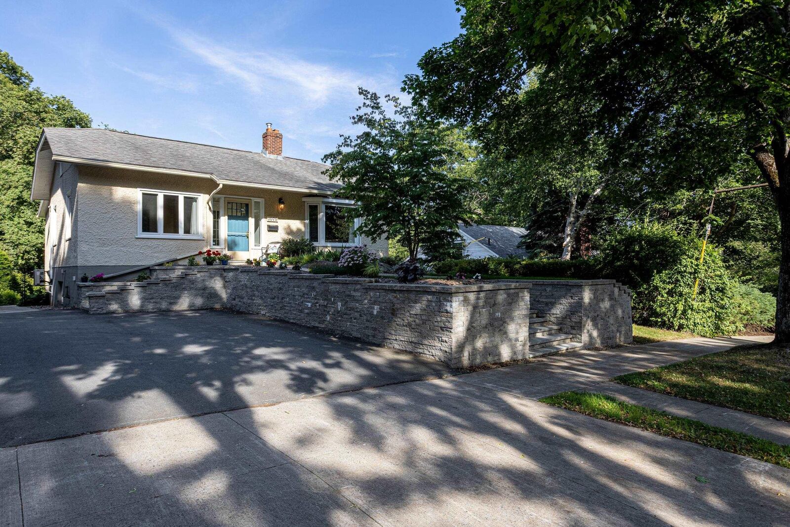 Property Photo:  1079 Bellevue Avenue  NS B3H 3M2 