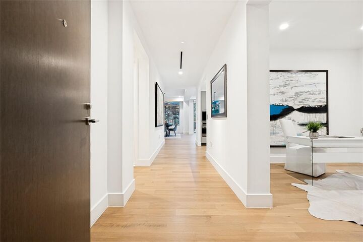 Property Photo:  2025 Woodall Rodgers Freeway 23  TX 75201 