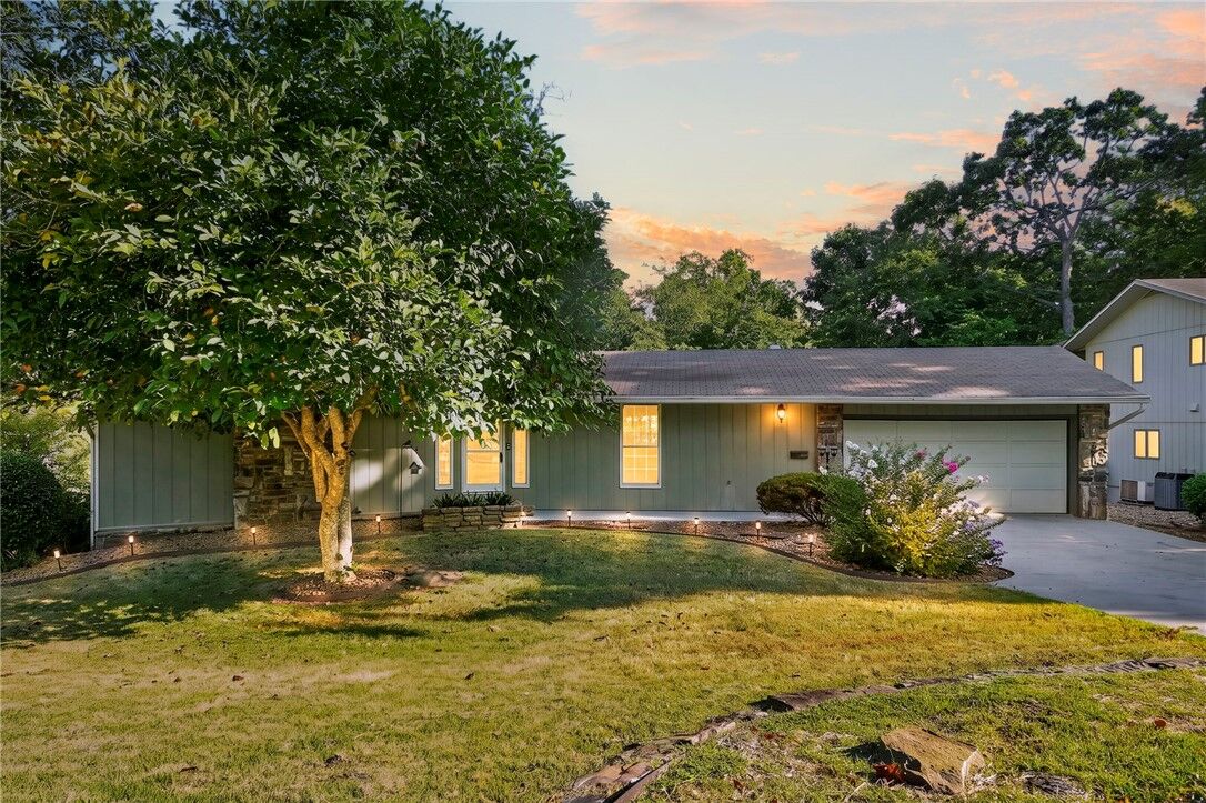 Property Photo: 8 London Drive AR 72715