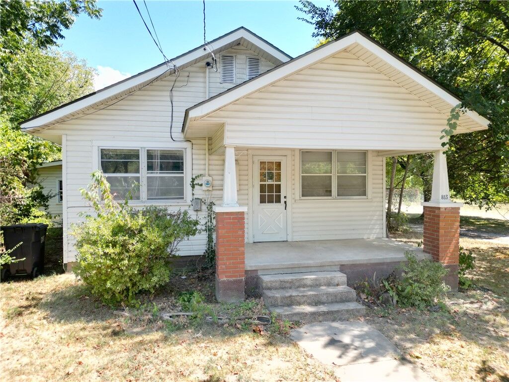 Property Photo: 813 Mill Street AR 72764