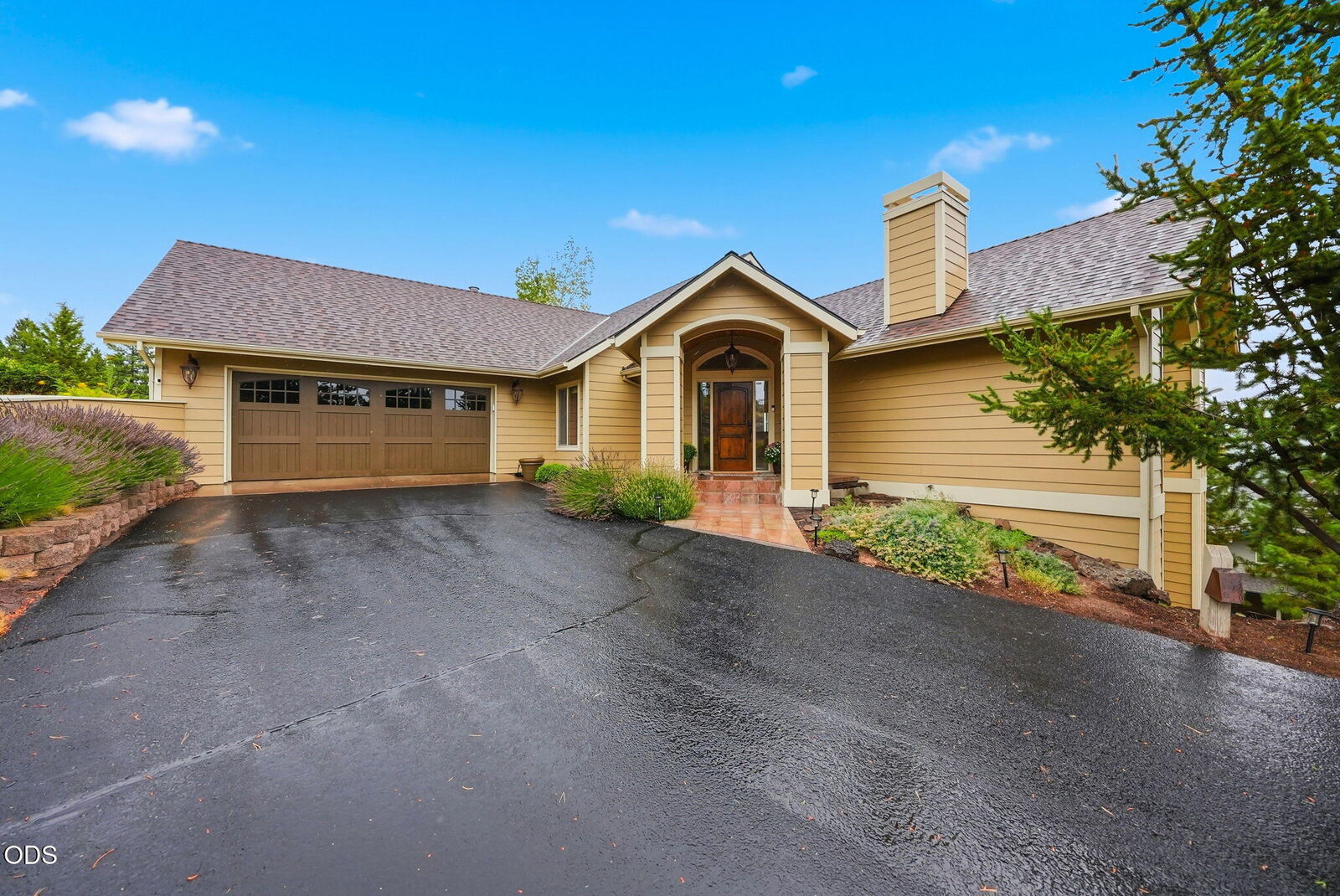 Property Photo:  2393 NW Wyeth Place  OR 97703 