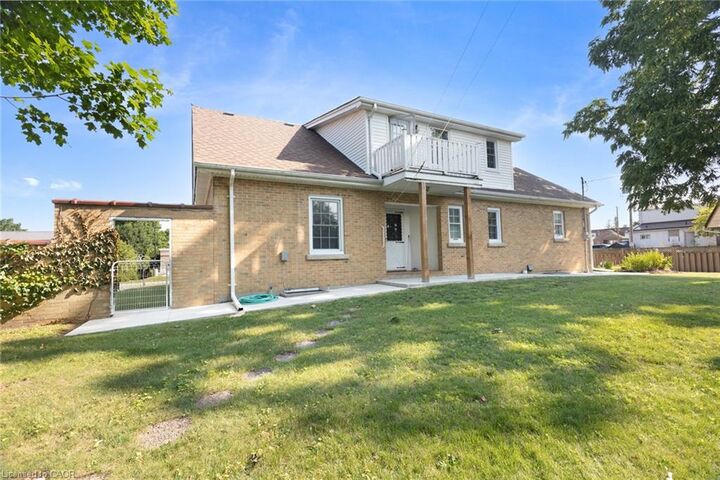 Property Photo:  24 Pine Street  ON N4B 1N6 