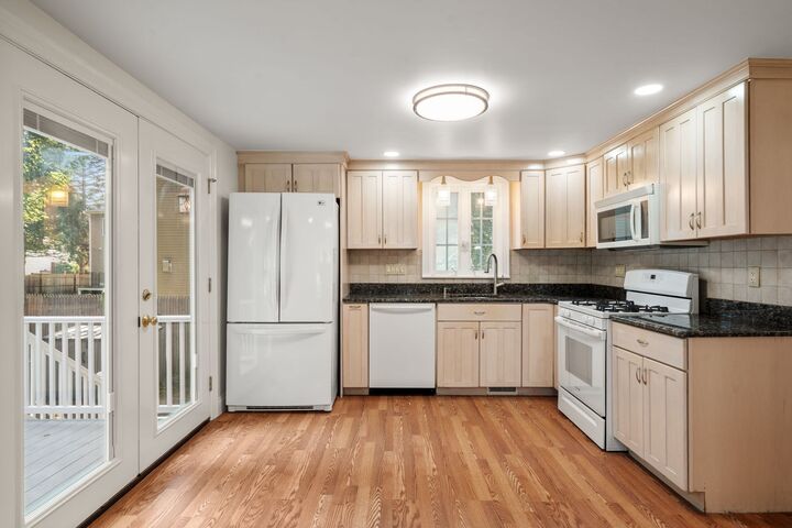 Property Photo:  26 Elliott St  MA 01867 