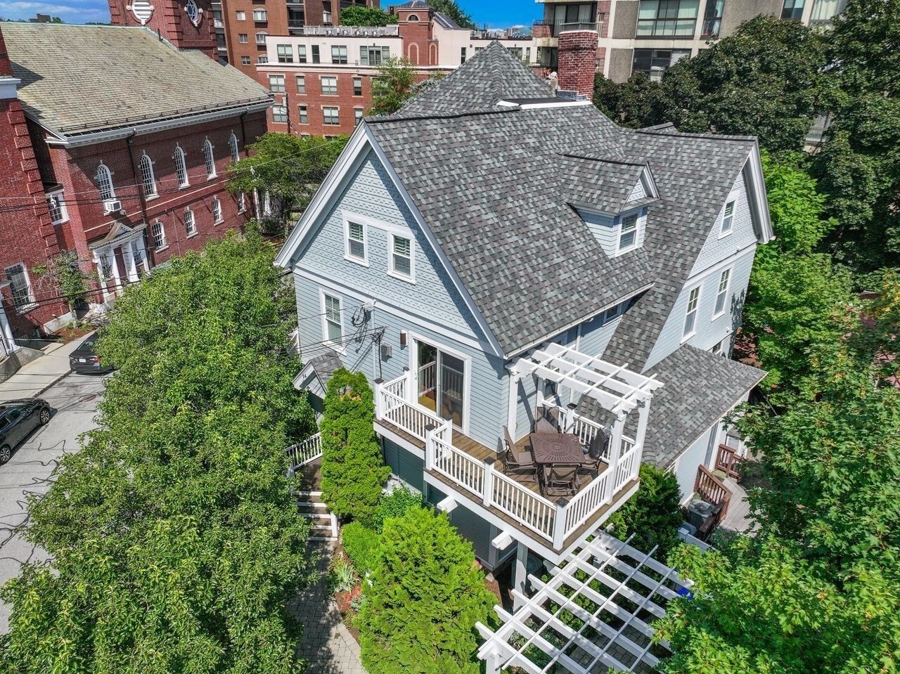 Property Photo:  51 Sewall Ave 2  MA 02446 
