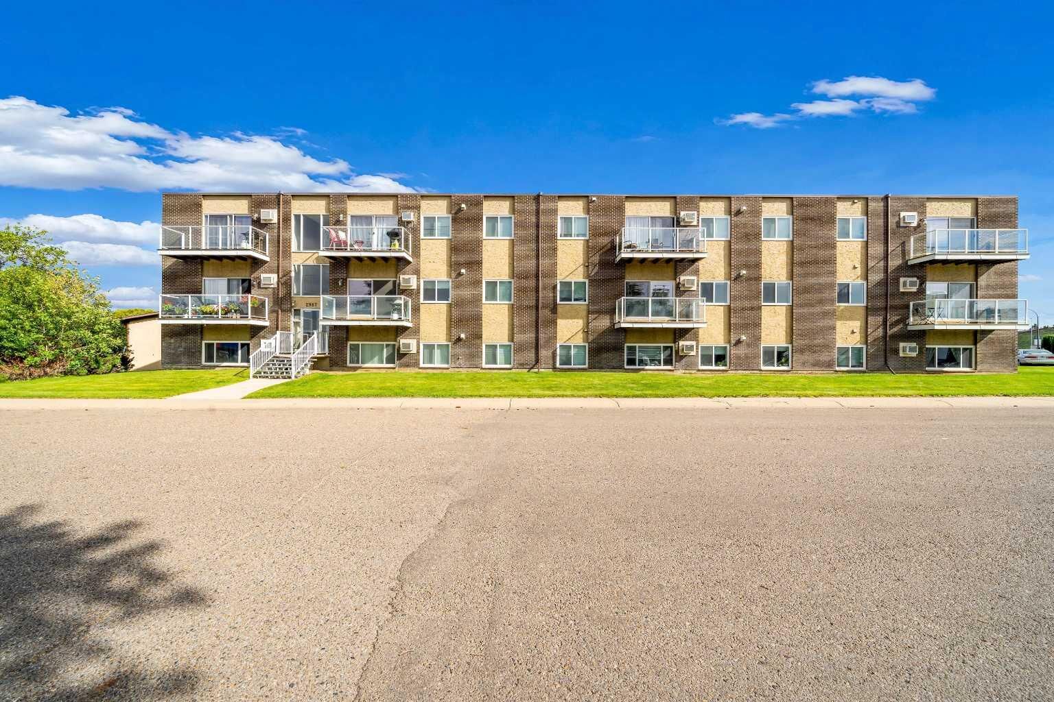 Property Photo: 2987 Dunmore Road SE 206 AB T1B 1E1