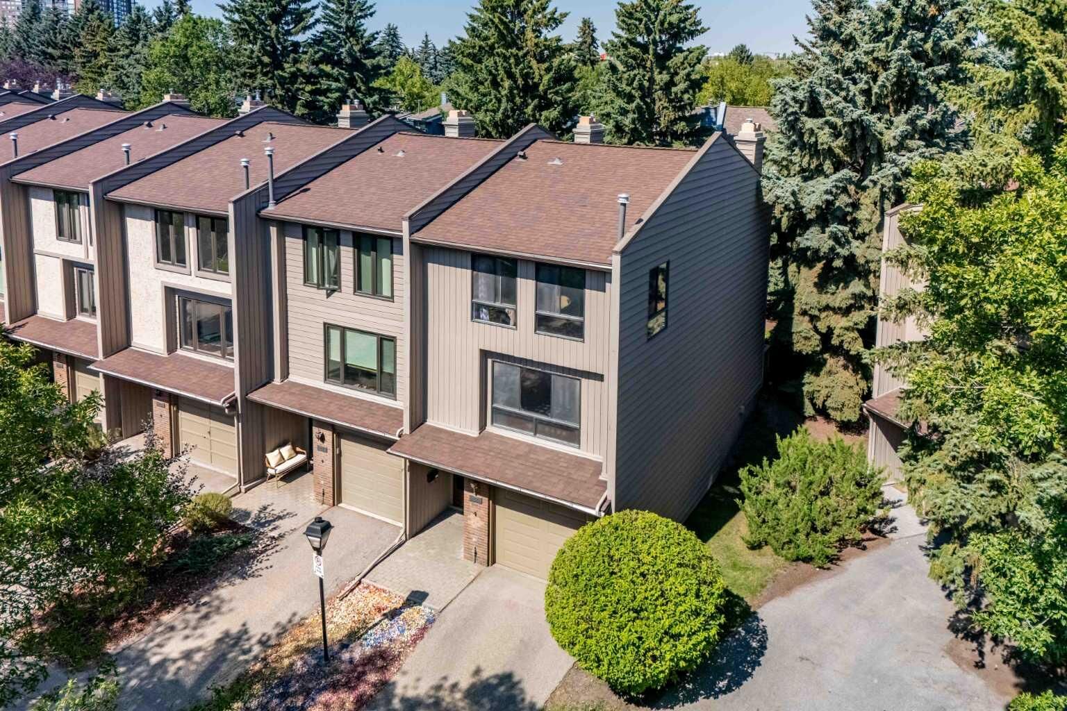 Property Photo:  22 Point McKay Court NW  AB T3B 5B7 