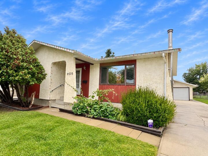 Property Photo: 9510 81 Avenue AB T8V 5R2