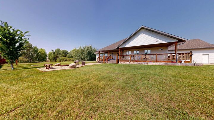 Property Photo:  711045 Range Road 53  AB T8W 5A3 