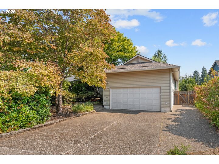 Property Photo:  20124 SW 72nd Ave  OR 97062 