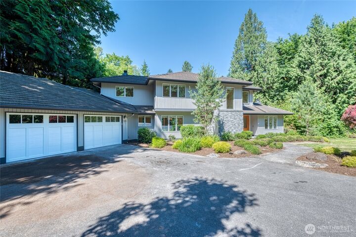 Property Photo: 14129 229th Drive SE WA 98027