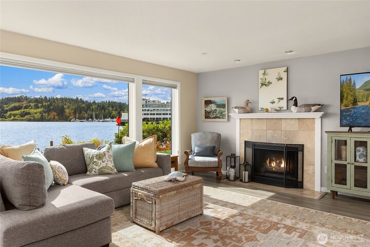 Property Photo:  428  Harborview Drive SE 114  WA 98110 