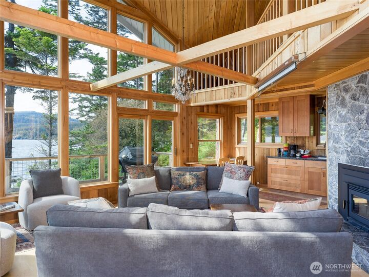 Property Photo:  122  Lohman Lane  WA 98245 