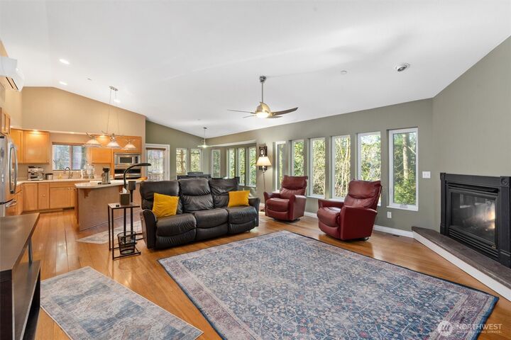 Property Photo: 7337 151st Avenue NE WA 98052