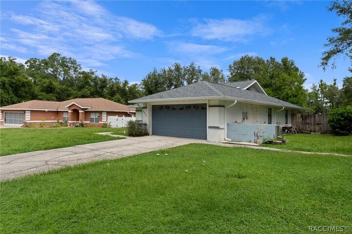 Property Photo:  9927 N Sandree Drive  FL 34434 