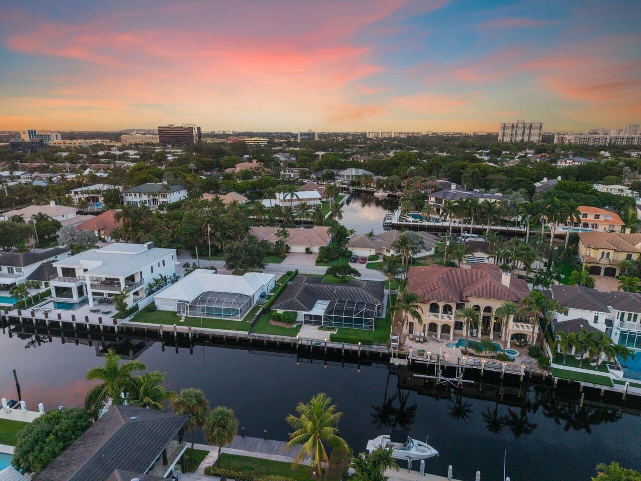 Property Photo:  3200 NE 59th Street  FL 33308 