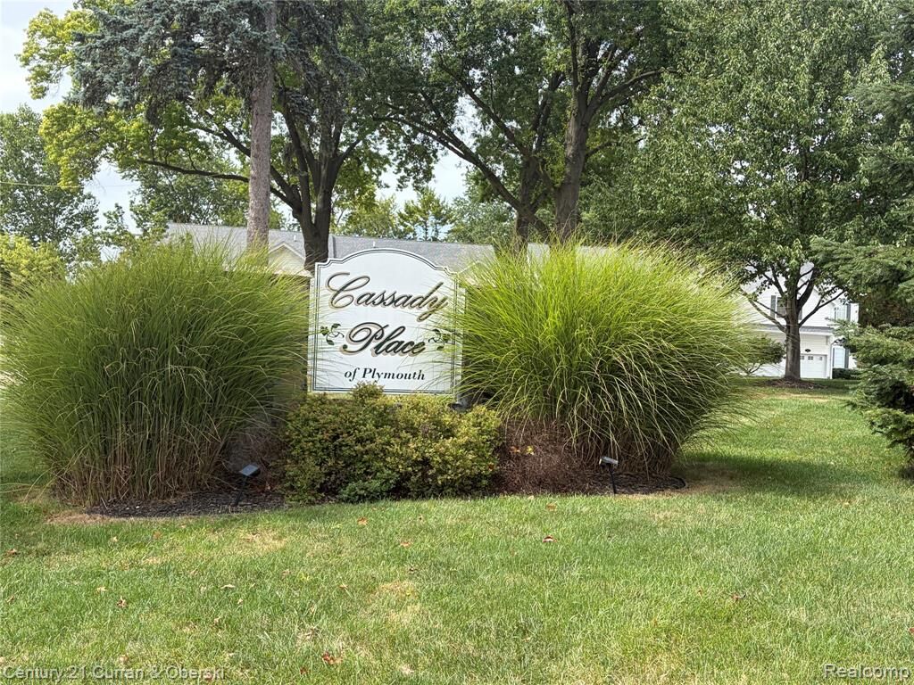 Property Photo:  1708 Cassady Place Drive 25  MI 48170 