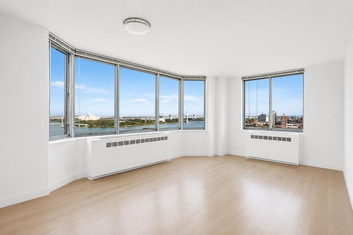 Property Photo:  1735 York Avenue 31B  NY 10128 