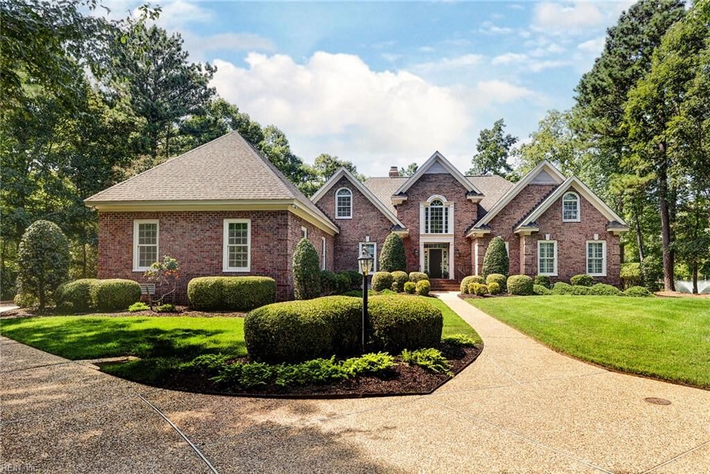 Property Photo:  2816 Lawnes Creek Rd  VA 23185 