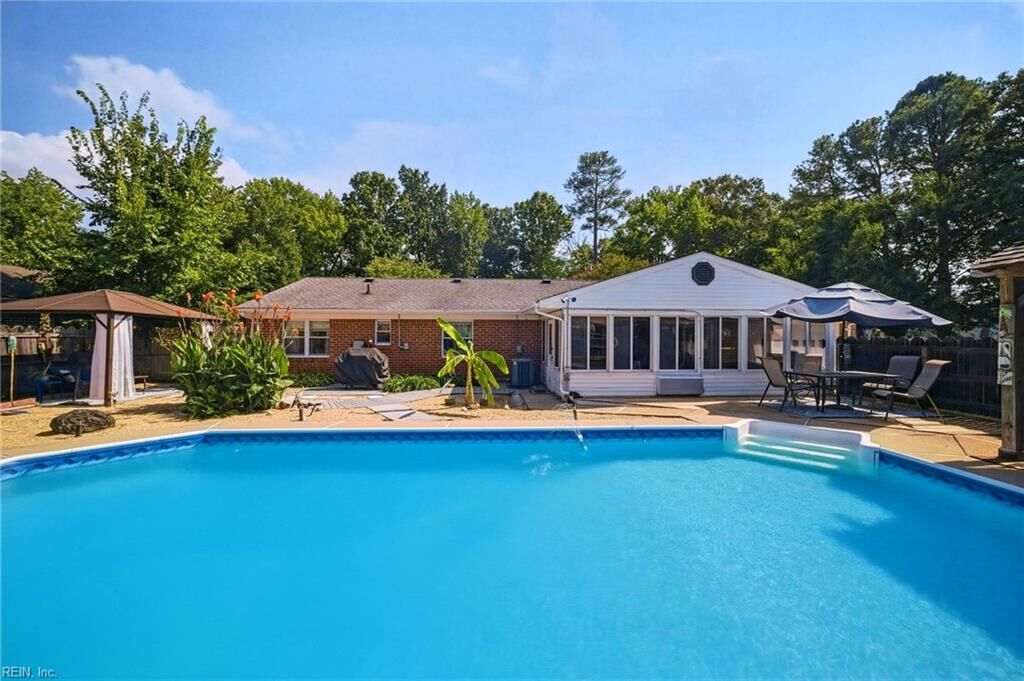Property Photo:  608 Brookside Ct  VA 23452 