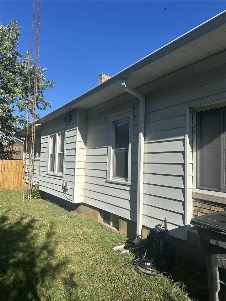 Property Photo:  1803 Boulevard Place  IN 47331 