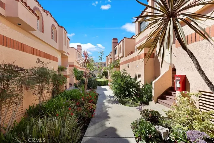 Property Photo:  3101 Plaza Del Amo 36  CA 90503 