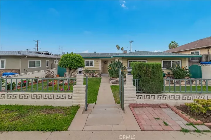 Property Photo: 2915 Via San Delarro CA 90640