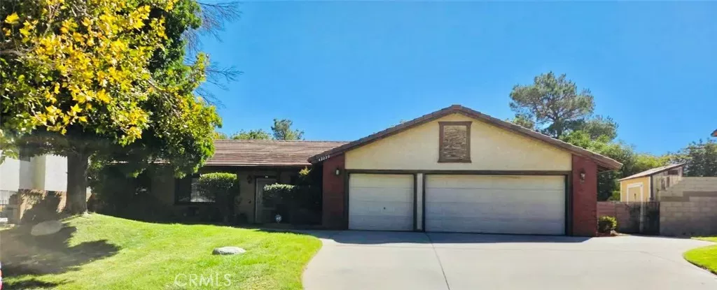 Property Photo:  42220 Woodstone  CA 93536 