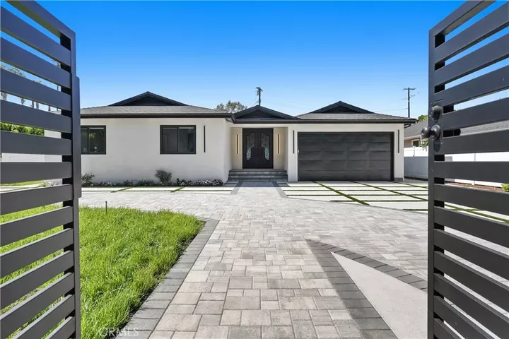 Property Photo:  16158 Magnolia  CA 91436 