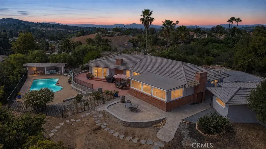 Property Photo:  1463 S Citrus Avenue  CA 92027 