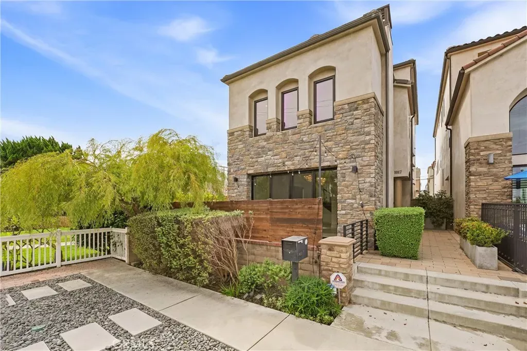 Property Photo:  1017 Delaware  CA 92648 