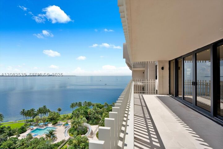 Property Photo:  2 Grove Isle Dr B1709  FL 33133 