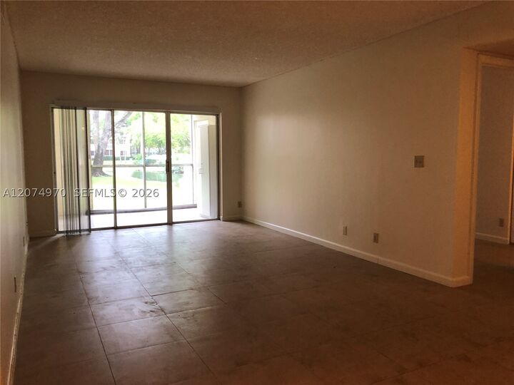 Property Photo: 9855 Westview Dr 715 FL 33076