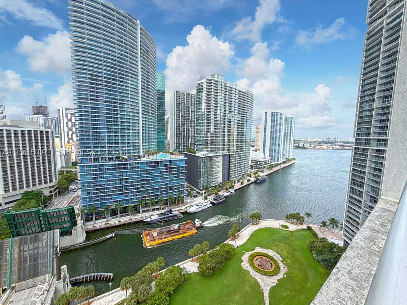 Property Photo: 485 Brickell Ave 2303 FL 33131