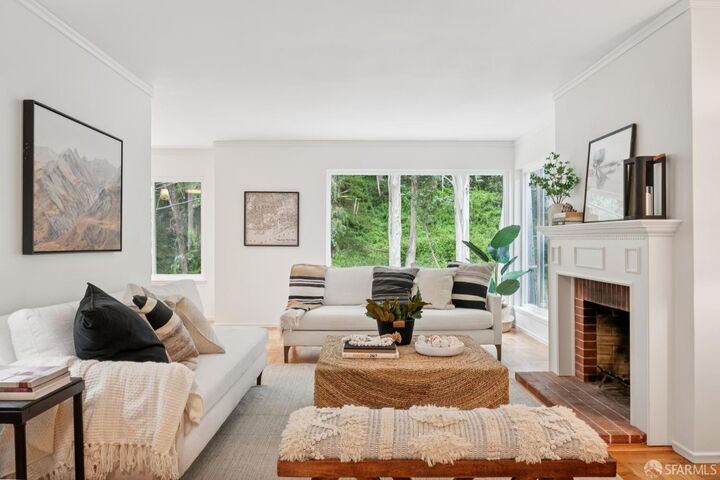 Property Photo: 109 Dalewood Way CA 94127