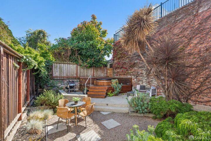 Property Photo:  3355 Cesar Chavez Street  CA 94110 