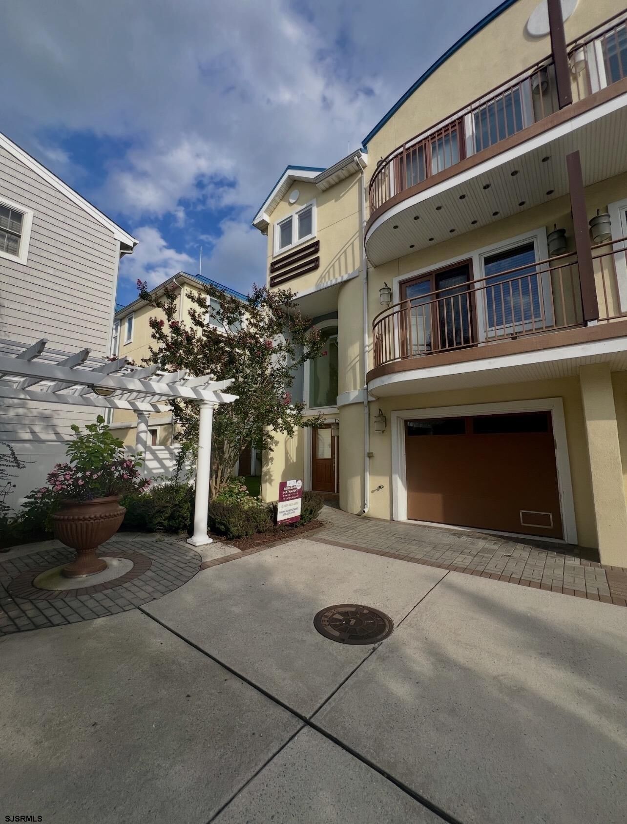 Property Photo:  223 N Washington Ave 2B  NJ 08402-1129 